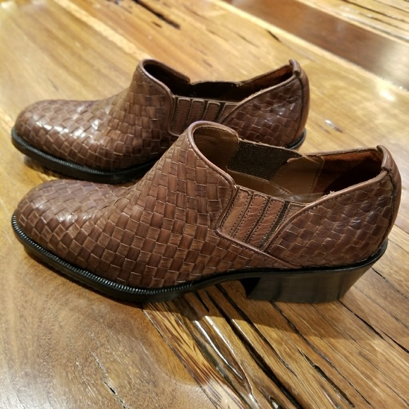Cole Haan Weave Booties ~ Size 6 - Picture 1 of 4